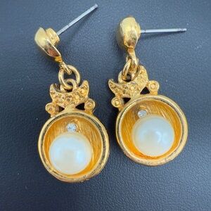 Elegant Gold Tone and Faux Pearl Minimalist Earrings